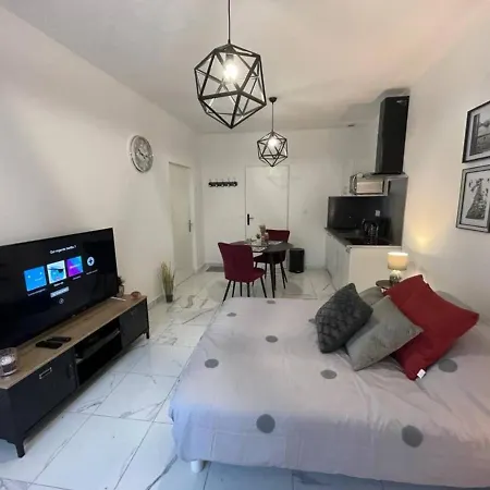 Le Dolce Vita - Centre Historique, Proche Toutes Commodites, Stationnement Aise, Wifi-Netflix Niort Exterior foto