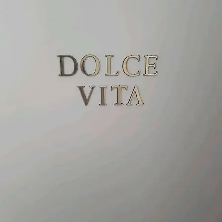 Le Dolce Vita - Centre Historique, Proche Toutes Commodites, Stationnement Aise, Wifi-Netflix Niort Exterior foto